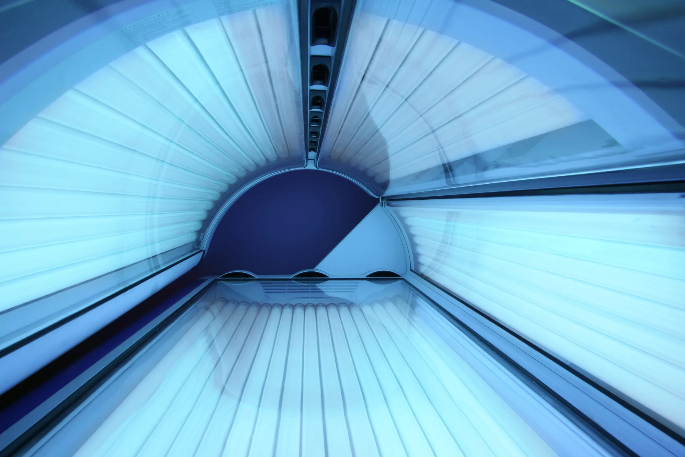 Zonnebank in warm licht