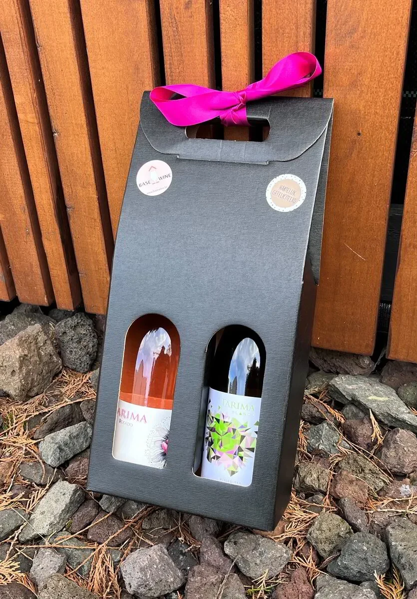 Zwarte kartonnen geschenkdoos