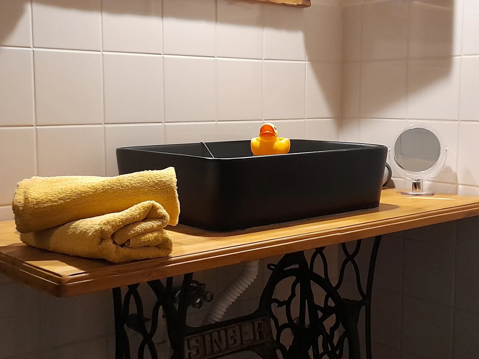 Wastafel met badeendje